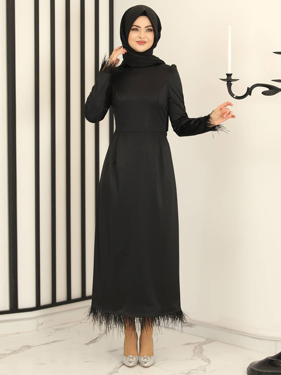Fashion Showcase Design Siyah Tüy Detay Saten Kalem Abiye Elbise