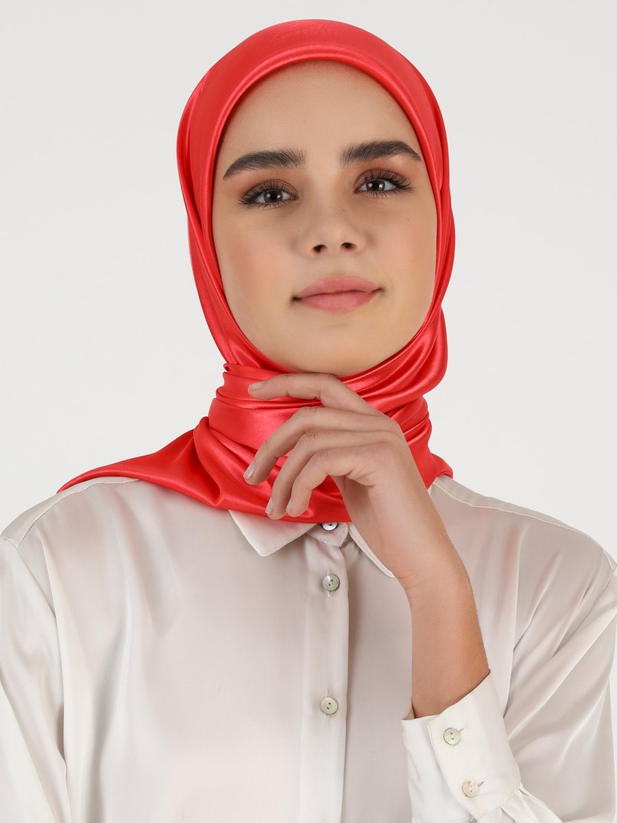 Gülsoy Kırmızı İpek Saten Eşarp