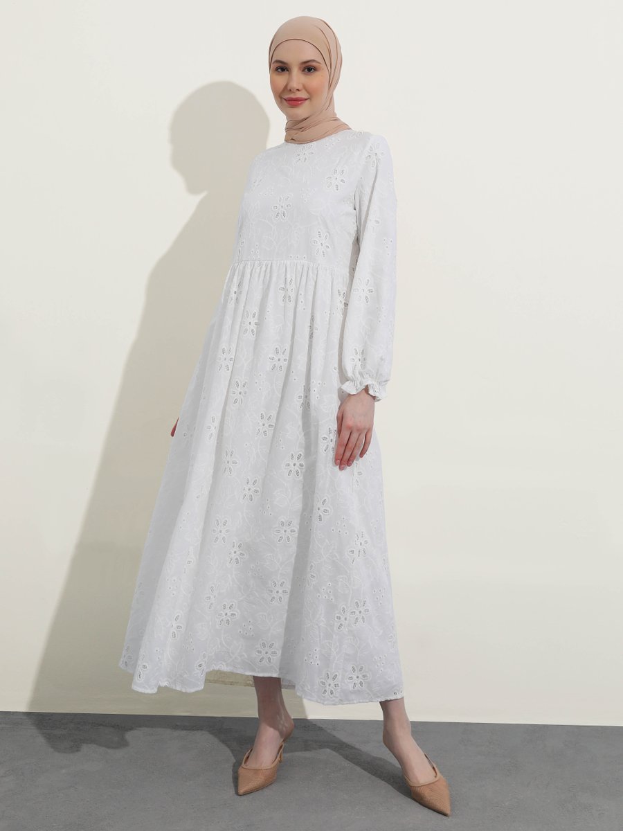 Refka Off White Fisto Nakışlı Elbise