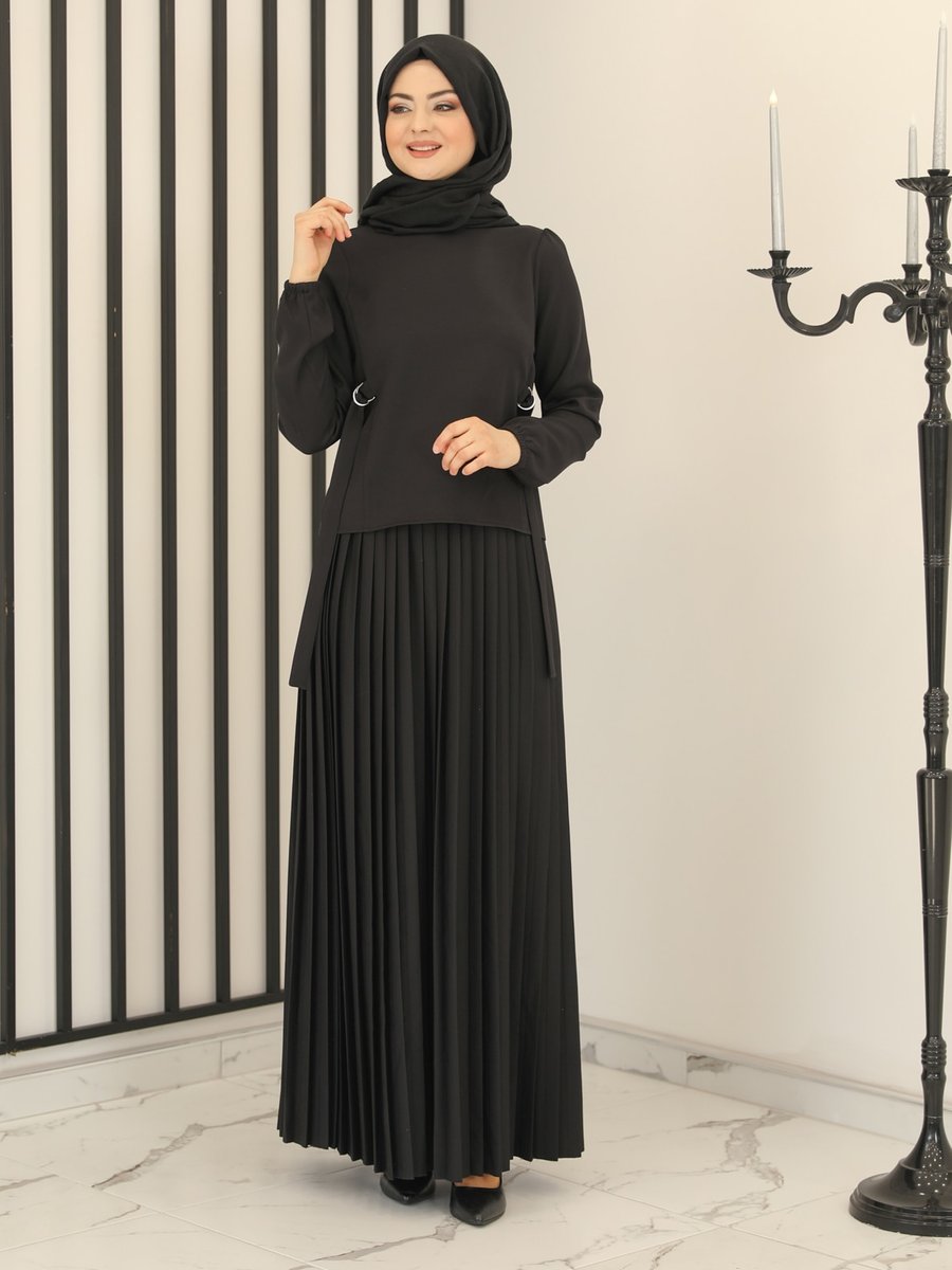 Fashion Showcase Design Siyah Toka Detay Eteği Pliseli Abiye Takım