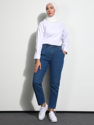 Benin Mavi Doğal Kumaşlı Beli Lastikli Denim Pantolon