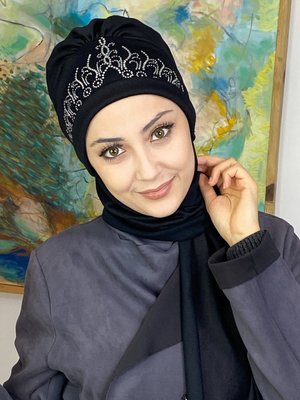 BUTİK AMBAR Siyah Gümüş Taşlı Prenses Taç Desenli Atkılı Bone Şal