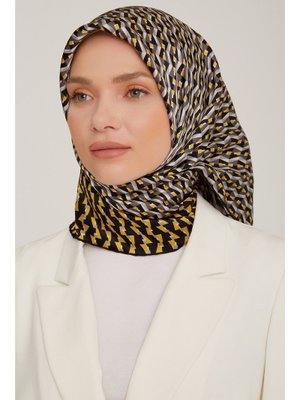 Armine Sura İpek Eşarp