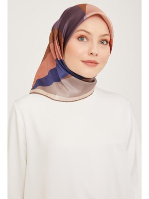 Armine Sura İpek Eşarp