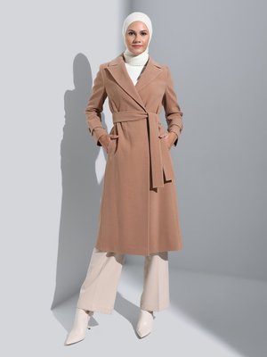 Olcay Camel Beli Kuşaklı Kolu Patlı Çıt Kapamalı Ara Boy Kaban