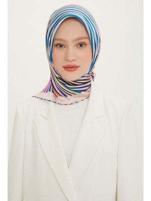 Armine Sura İpek Eşarp