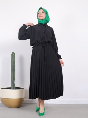 Vav Siyah Kol Ve Etek Bağcıklı Pliseli Takım