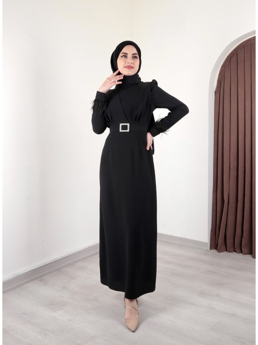 By Hacer Ayaydın Fashion Kolları Tüy Detaylı Kalem Formunda Elbise