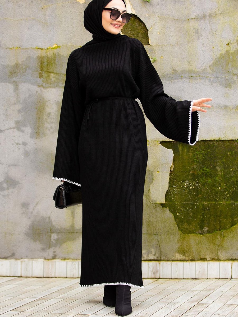Tesettür Çarşım Kol Etek Ucu Nakışlı Triko Elbise Siyah