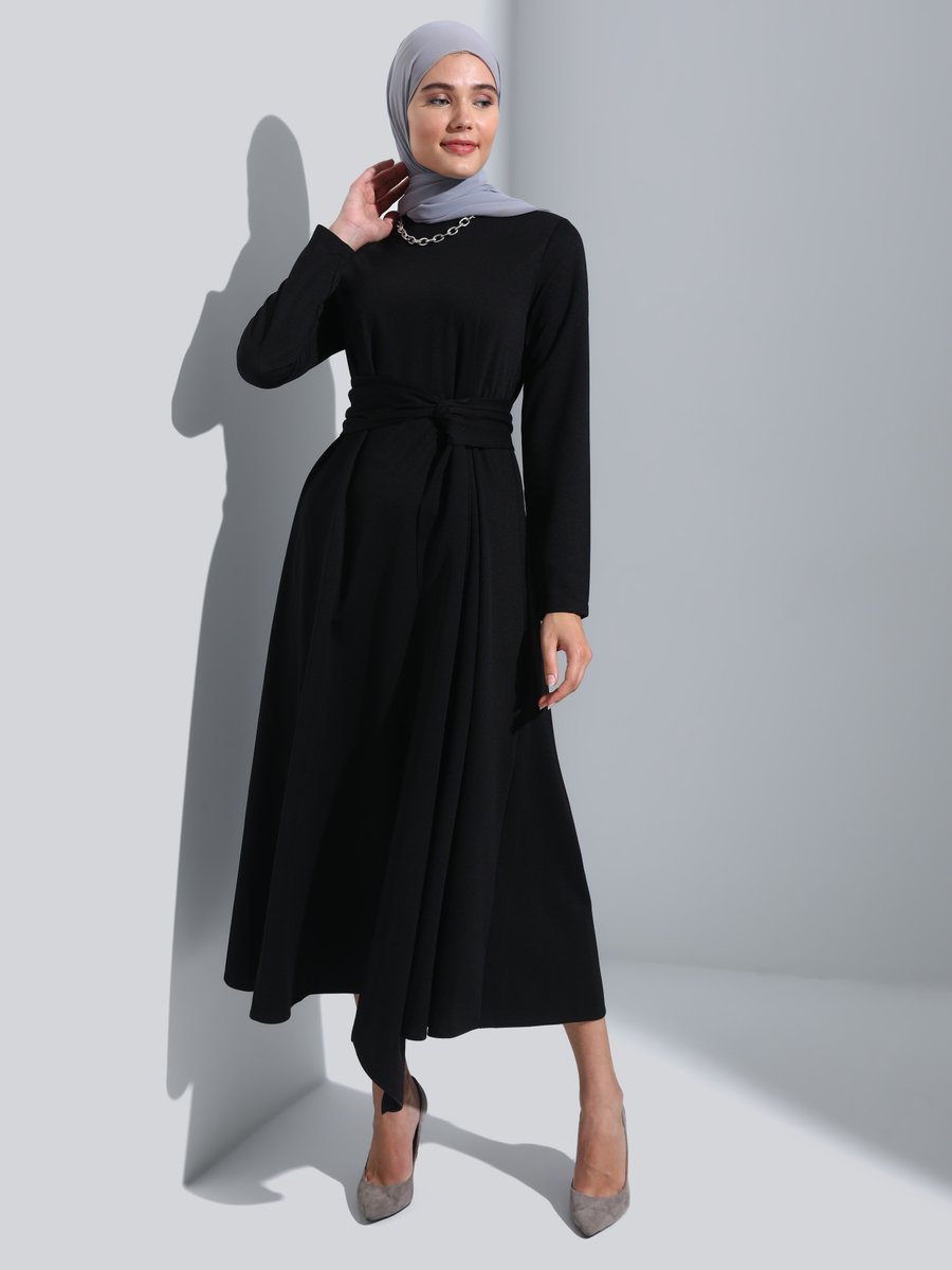 Refka Siyah Kuşak Detaylı A Kesim Elbise