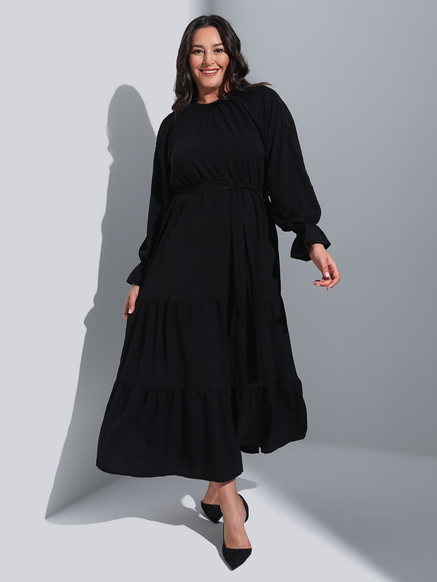 Alia Siyah Nakış Detaylı Büyük Beden Elbise