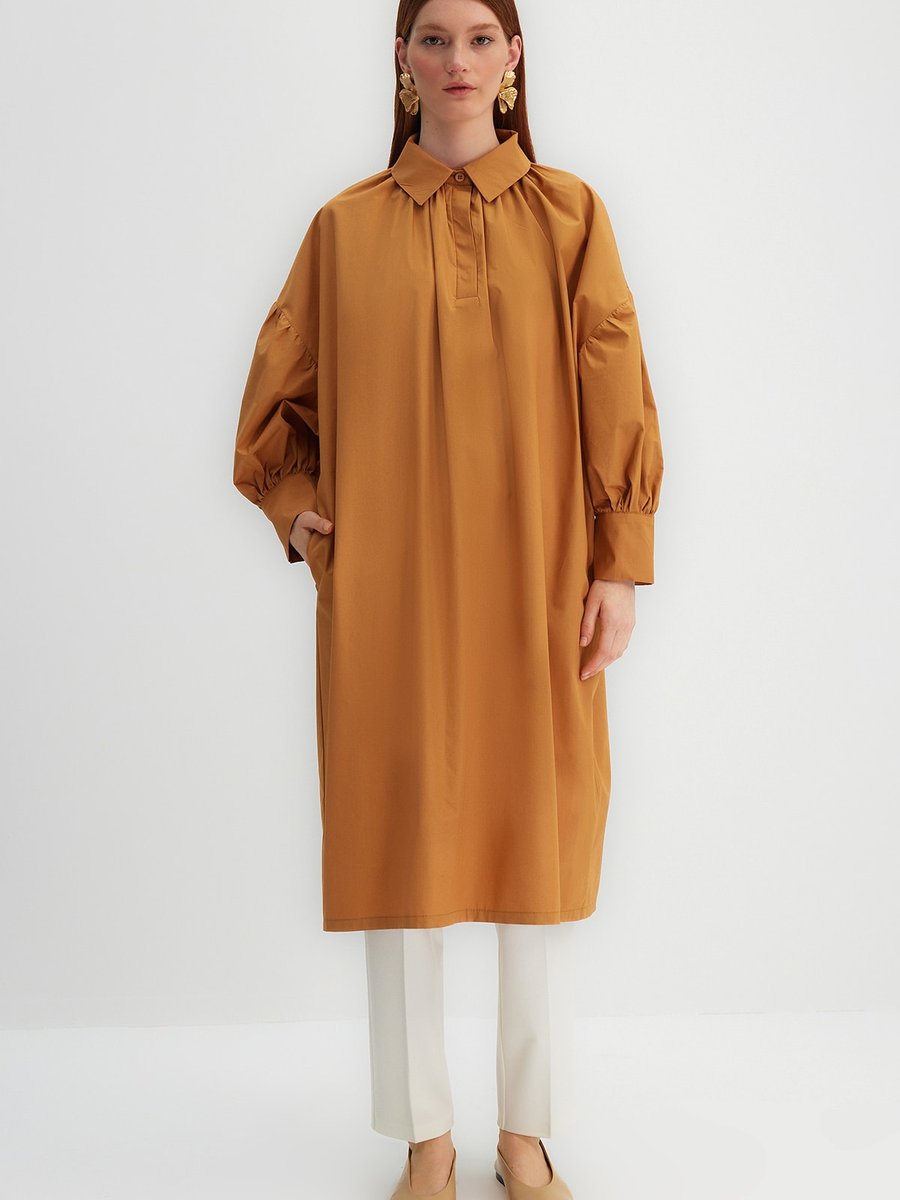 Trendyol Modest X Kevser Sarıoğlu Kahverengi Yarım Pat Büzgü Detaylı Pamuk Poplin Dokuma Tunik