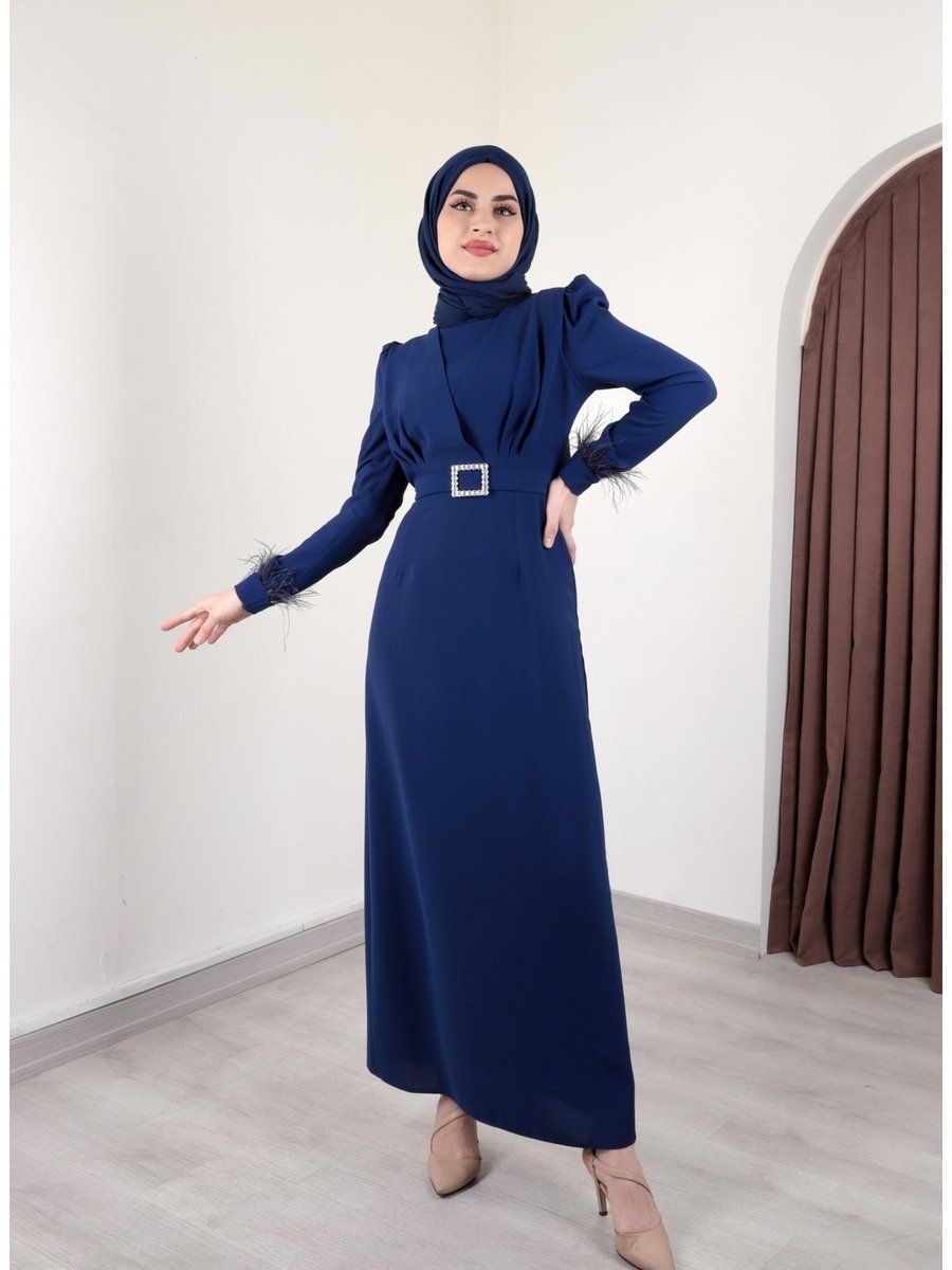 By Hacer Ayaydın Fashion Kolları Tüy Detaylı Kalem Formunda Elbise