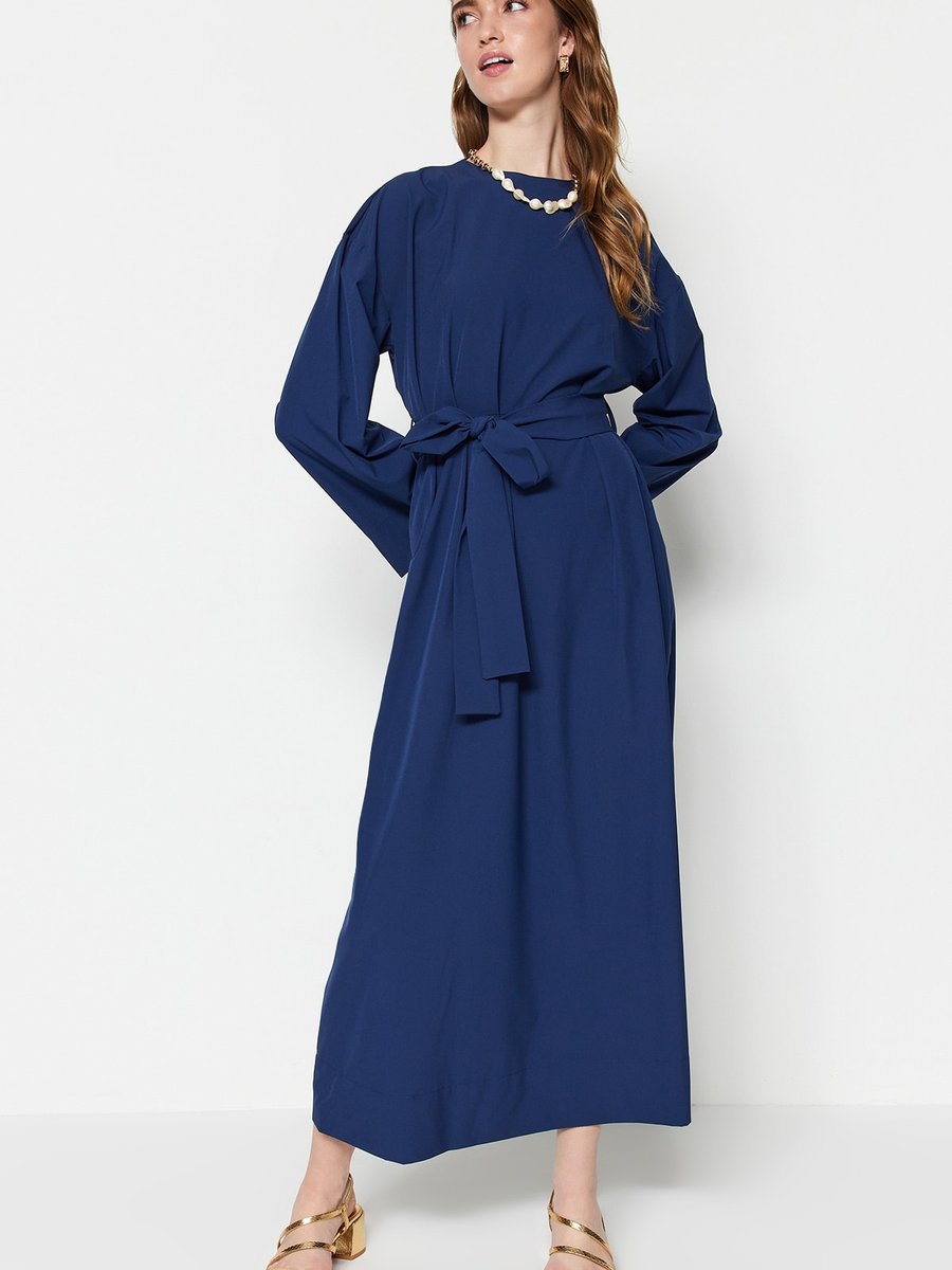Trendyol Modest Lacivert Beli Kuşaklı Paraşüt Kumaş Geniş Kalıp Dokuma Elbise