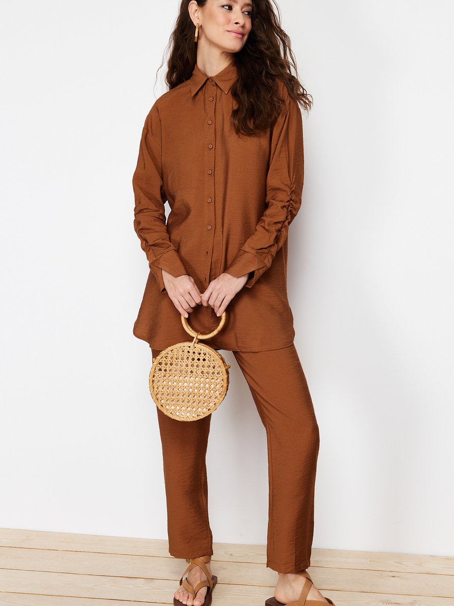 Trendyol Modest Kahverengi Kolları Büzgülü Dokuma Aerobin Gömlek Pantolon Alt Üst Takım