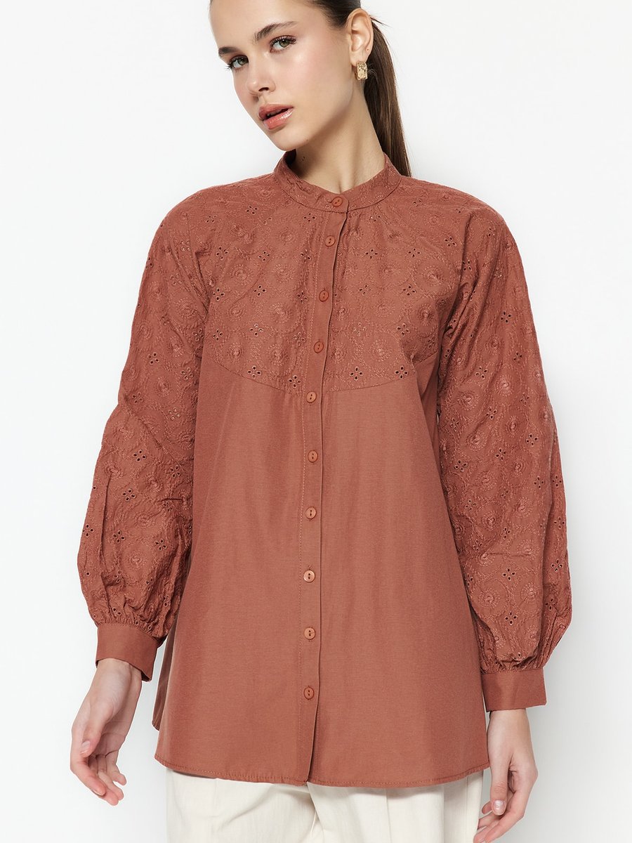Trendyol Modest Kahverengi Brodeli Dokuma Gömlek