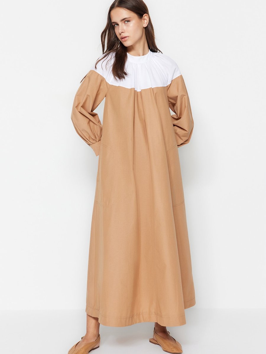 Trendyol Modest Camel Renk Bloklu Büzgü Ve Cep Detaylı Geniş Kalıp Pamuklu Dokuma Elbise