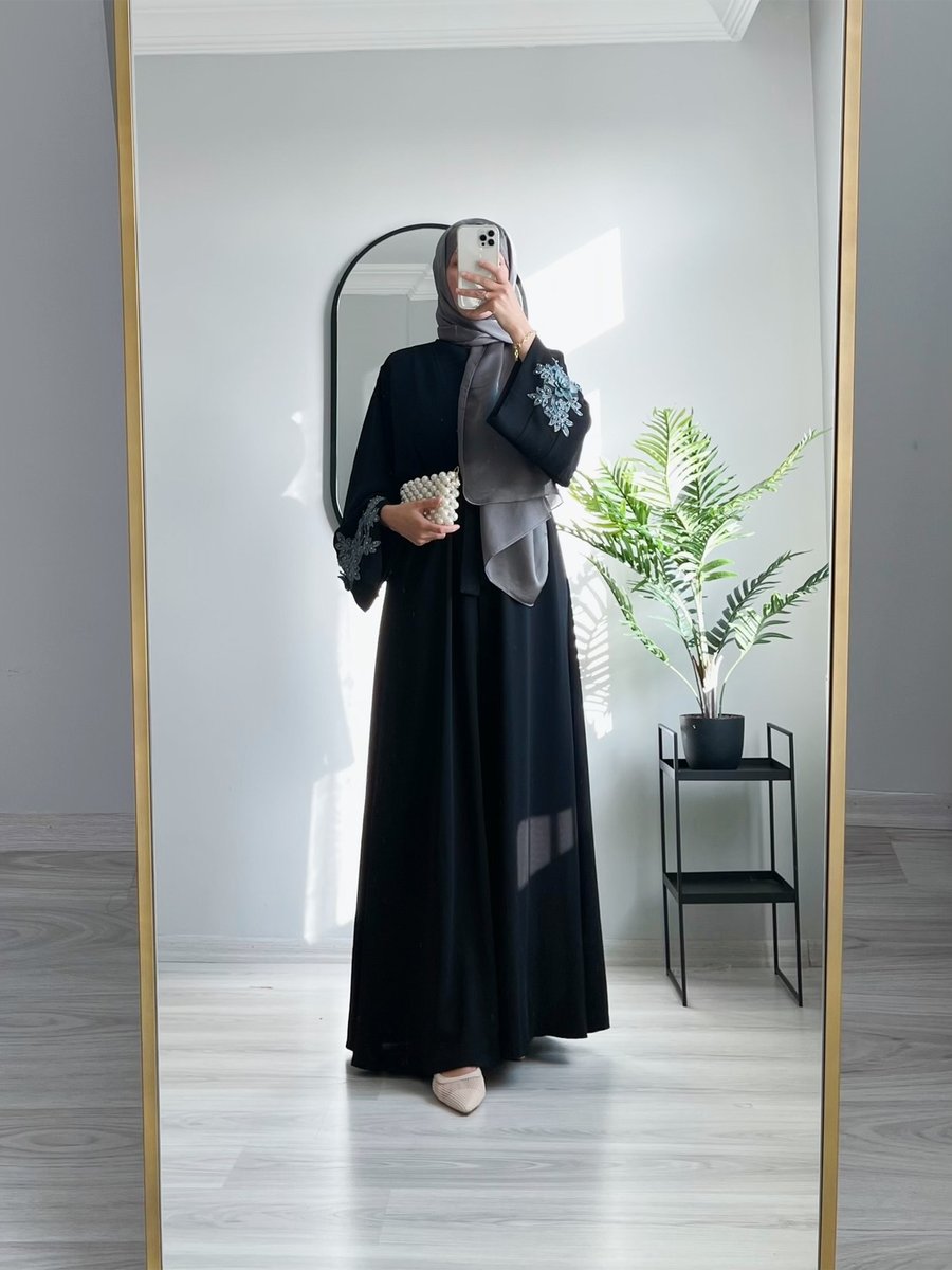 Wedof Design İşlemeli Ferace Dantel Güpür Detaylı Abaya Kap