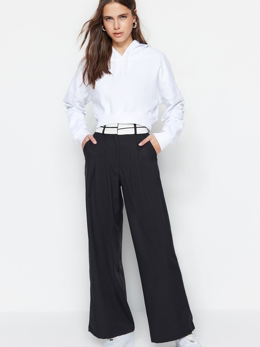 Trendyol Modest Siyah Yüksek Bel Pili Ve Kemer Detaylı Geniş Paça Dokuma Pantolon