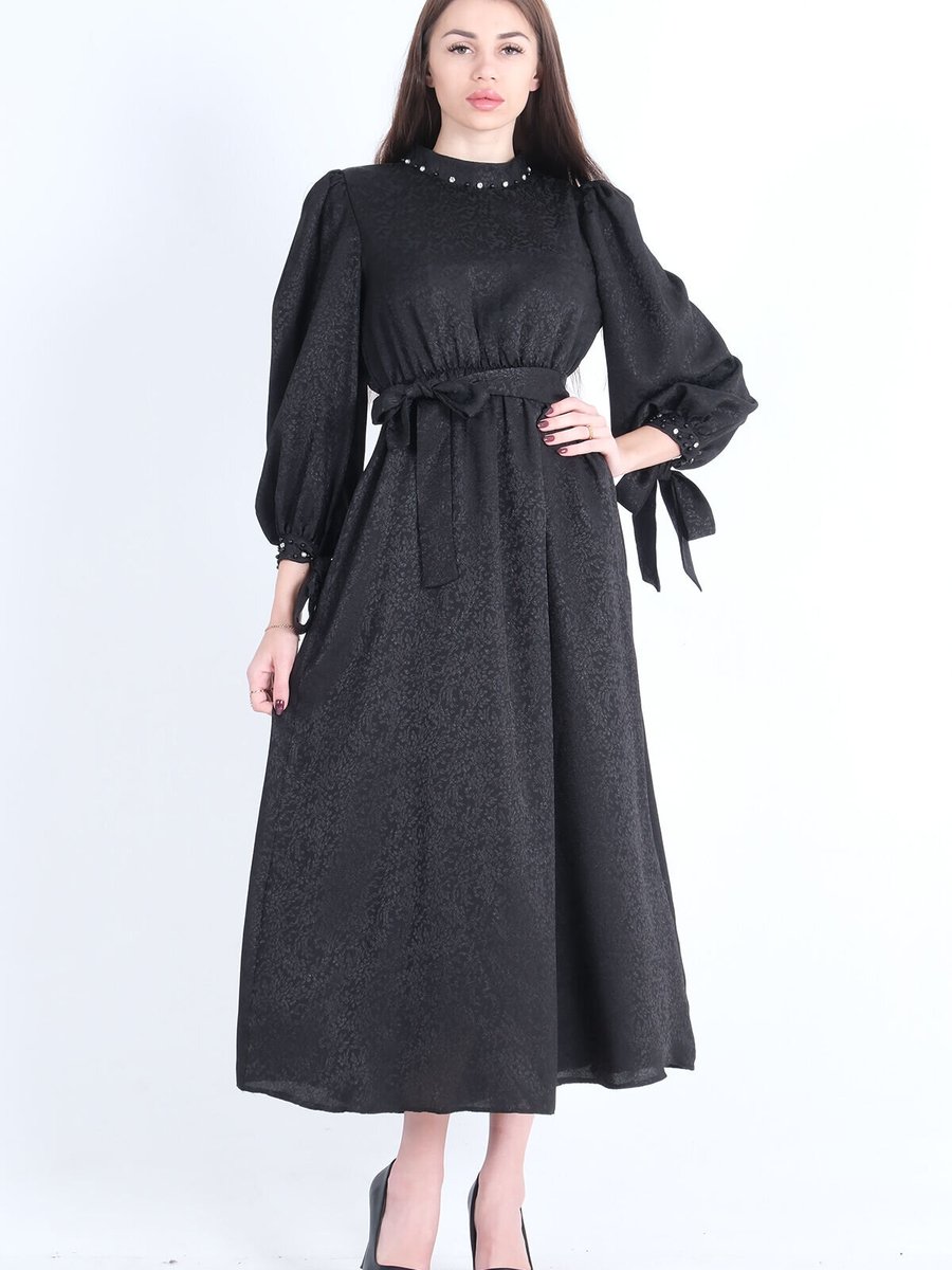 Ardanewline Siyah Kolları Ve Yakası Taş İşlemeli Beli Lastikli Elbise