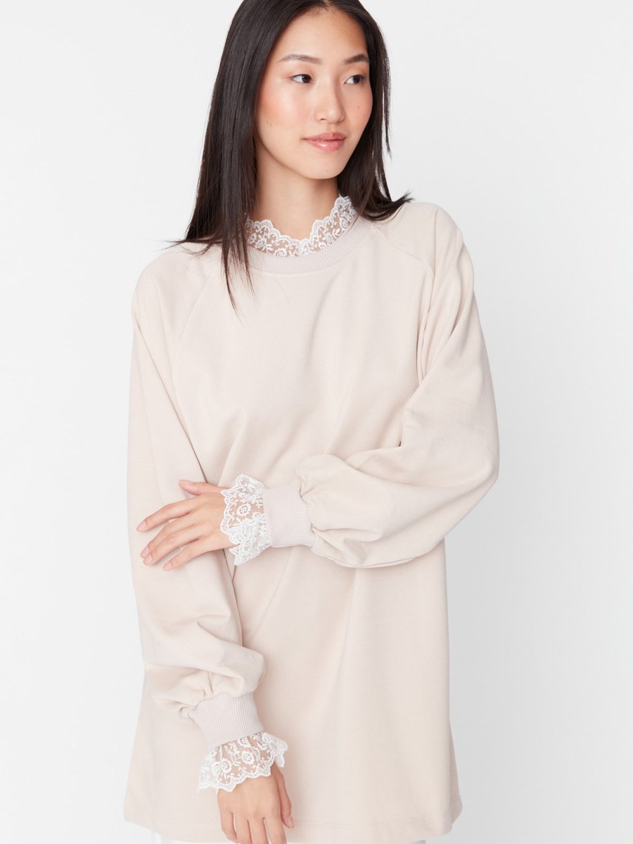 Trendyol Modest Bej Yakası Dantelli Örme Tunik