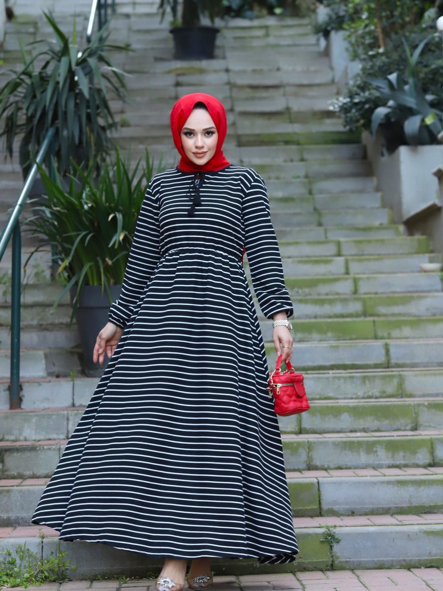 Sfg Life Moda Kadın Tesettür Ön Püskül Detaylı Kol Lastikli Ve Çizgili Kaşkorse Elbise