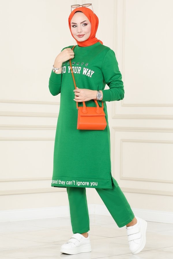 Moda Selvim Benetton Yeşili Yazı Baskılı Spor Takım