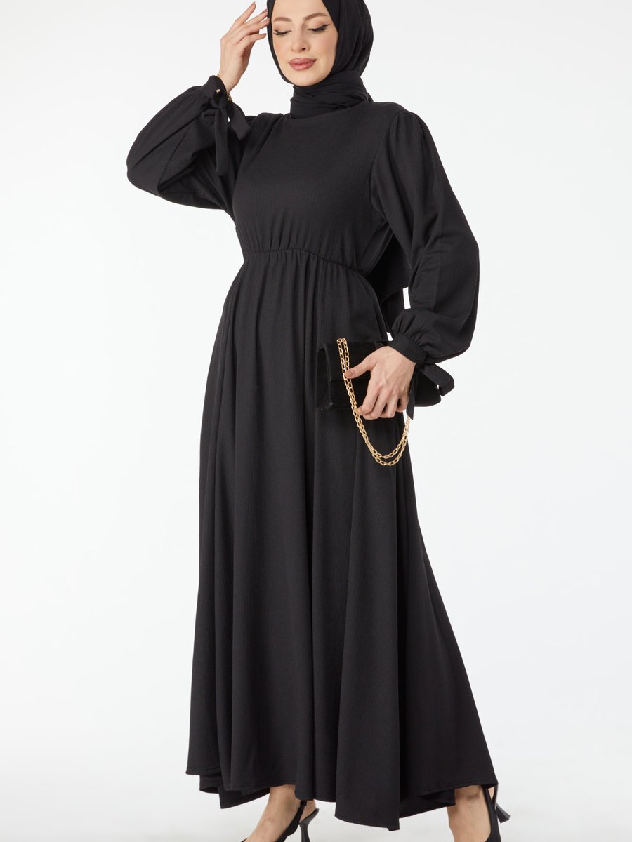 Tofisa Sıyah Beli Lastikli Kolu Bağcık Detaylı Elbise