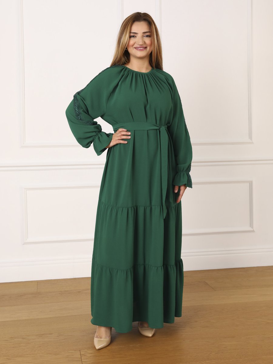 Alia Zümrüt Yeşili Nakış Detaylı Büyük Beden Elbise