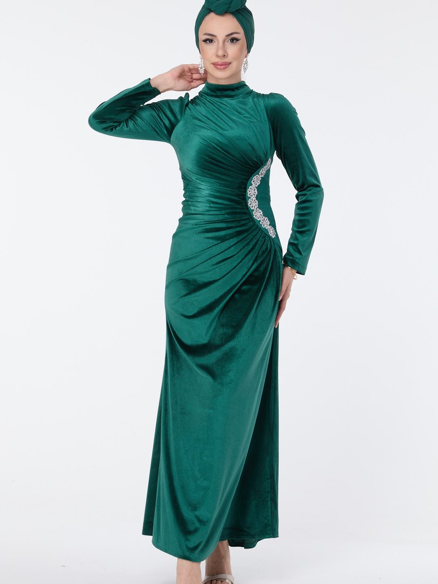 Tofisa Zumrut Beli Drape Ve Taş İşlemeli Kadife Abiye Elbise