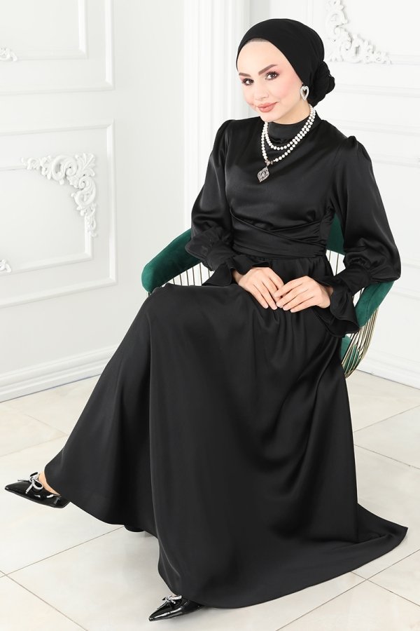 Moda Selvim Siyah Manşeti Volanlı Saten Abiye Elbise