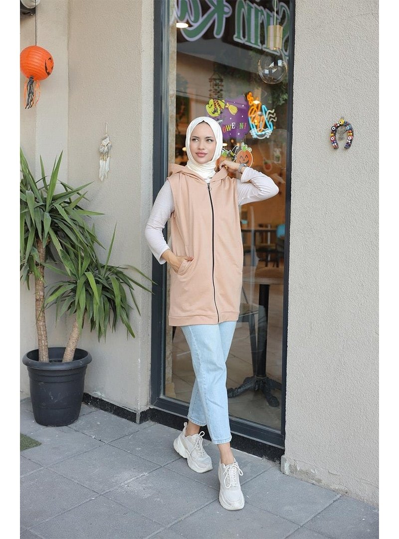 Burcu Fashion Latte Kapüşonluı Cepli Yelek