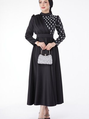 Tofisa Düz Hakim Yaka Siyah İşlenmiş Taş Detaylı Abiye Elbise