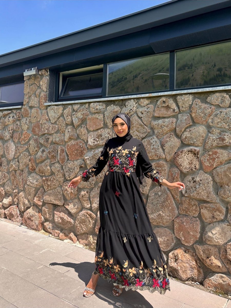 Vivera Boutique Nakış İşlemeli Çiçek Desenli Şifon Elbise