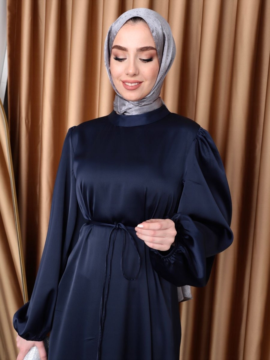 Aranlı Tekstil Balon Kol Saten Oversize Biye Kuşaklı Elbise