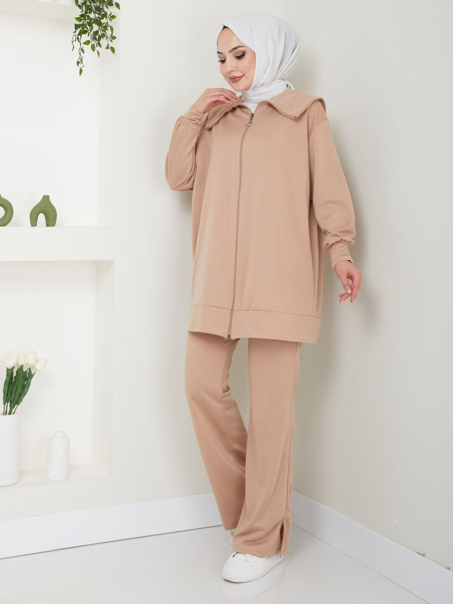 VOLT CLOTHİNG Bej Paçası Yırtmaçlı Fermuar Yaka Detaylı Pantolonlu Takım