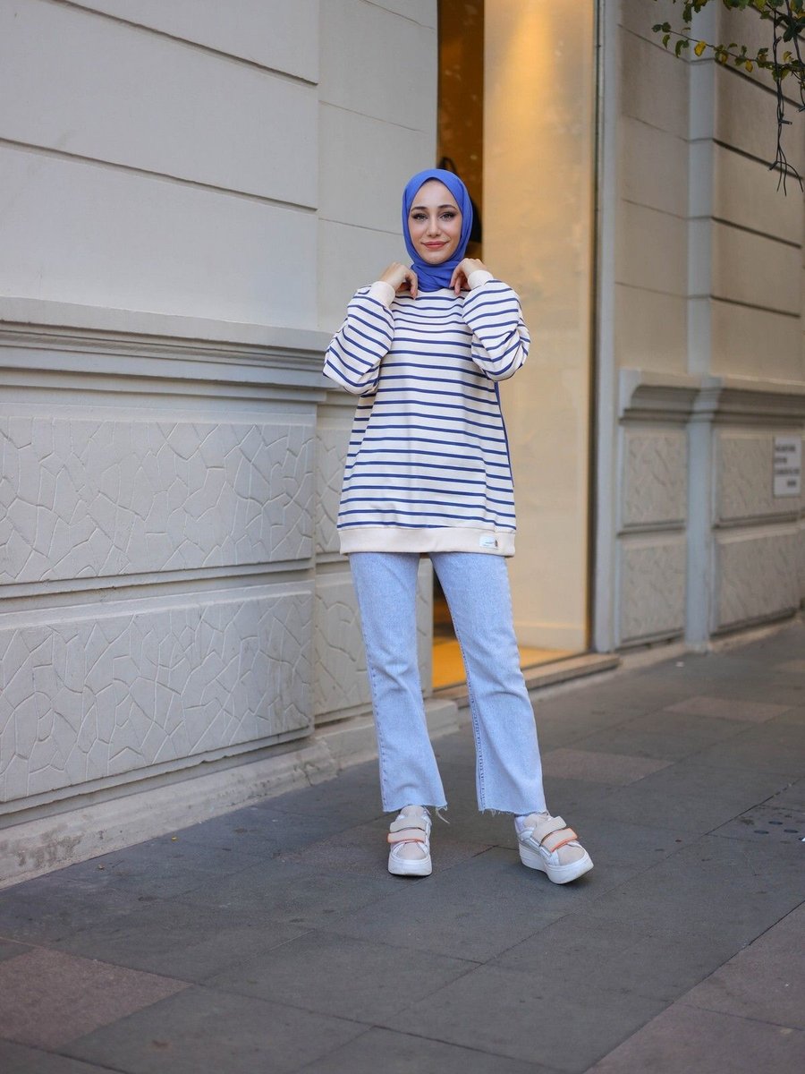 Moylin Sıfır Yaka Çizgili Sweatshirt