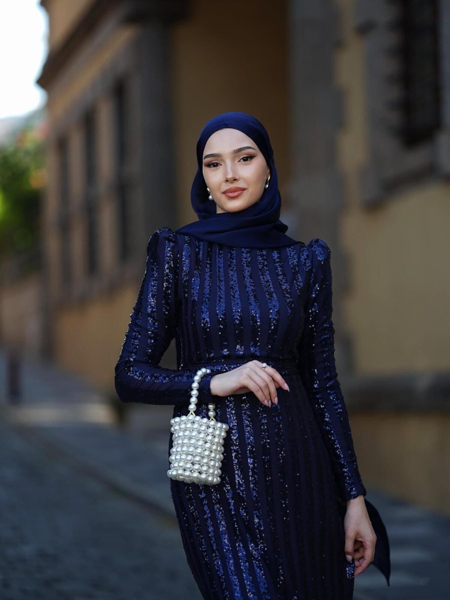 Baharyamaçlı Maren Lacivert Şerit Pullu Belden Kuşaklı Abiye Elbise