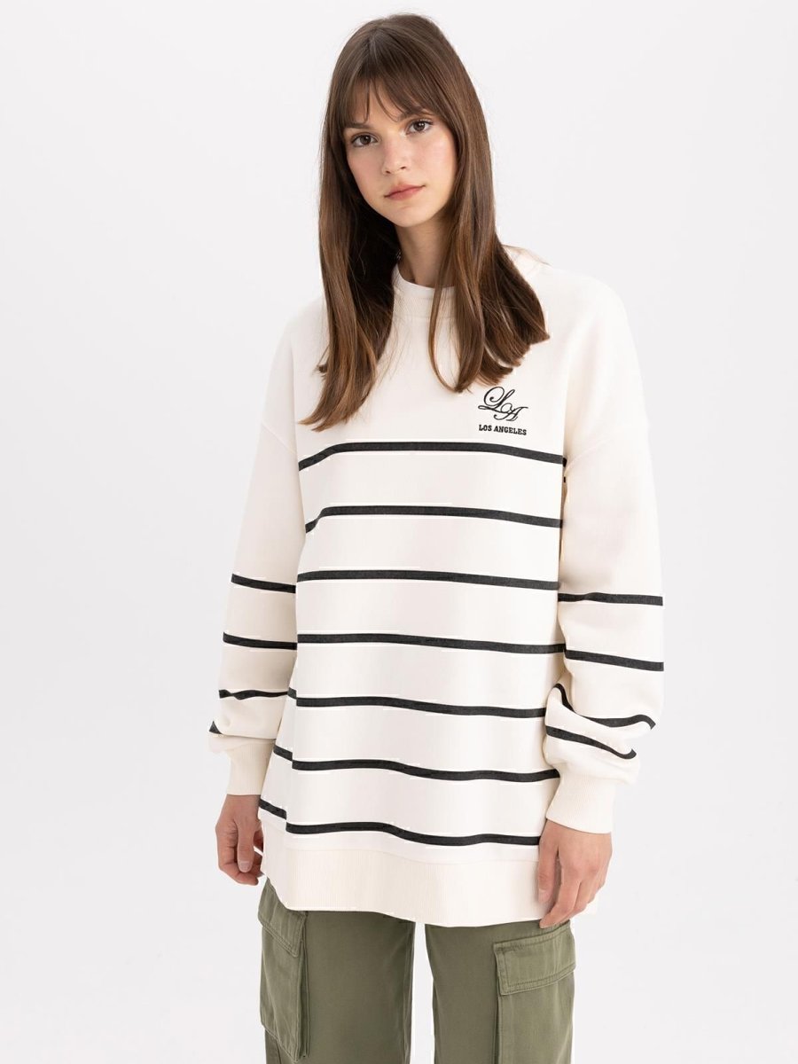 Defacto Regular Fit Bisiklet Yaka Baskılı Içi Yumuşak Tüylü Kalın Sweatshirt Tunik C5417ax24sp