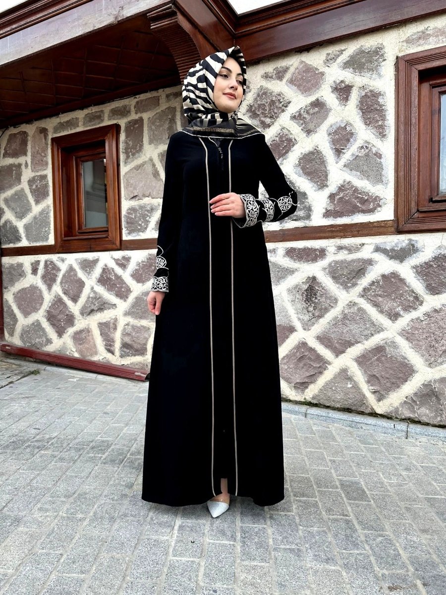 Sümeyra İhram Ferace