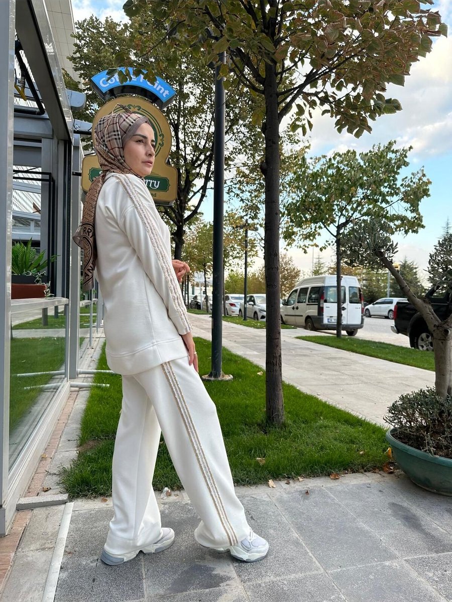 Cashmere Moda Gold Beyaz Pul Şeritli Oyşo Eşofman Takımı Ekru