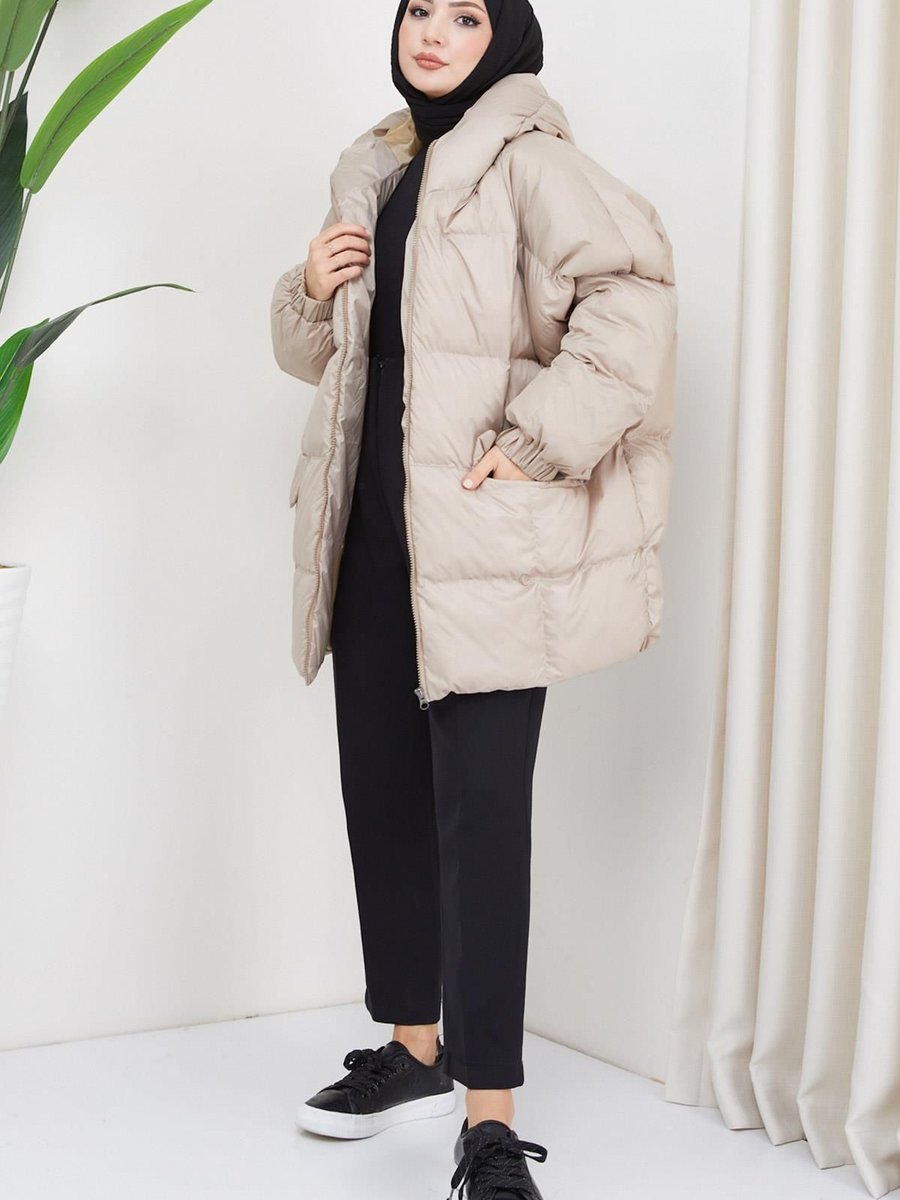 Hafsamina Kapüşonlu Oversize Şişme Mont Bej