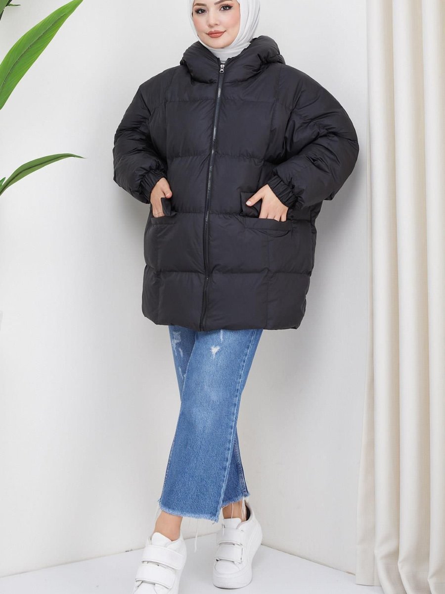 Hafsamina Kapüşonlu Oversize Şişme Mont Siyah