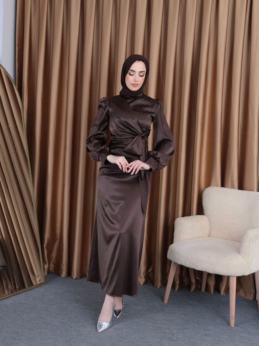 Moda Zeynaa Yandan Bağlama Detaylı Saten Tesettür Abiye Elbise