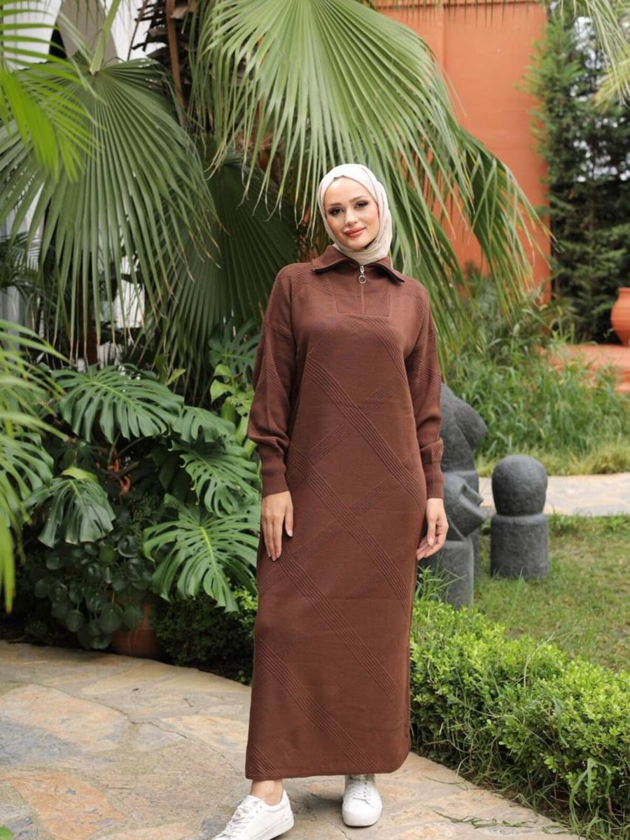 Bahar Altundemir Fermuarlı Tesettür Kışlık Premium Kumaş Triko Uzun Elbise