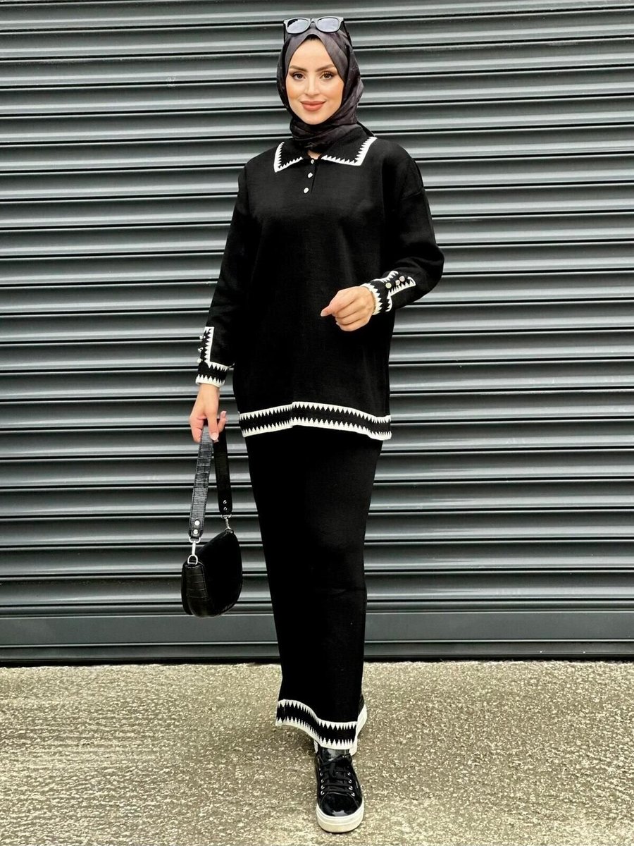 Nergis Neva Butik Siyah Kol Düğme Detaylı Triko Takım