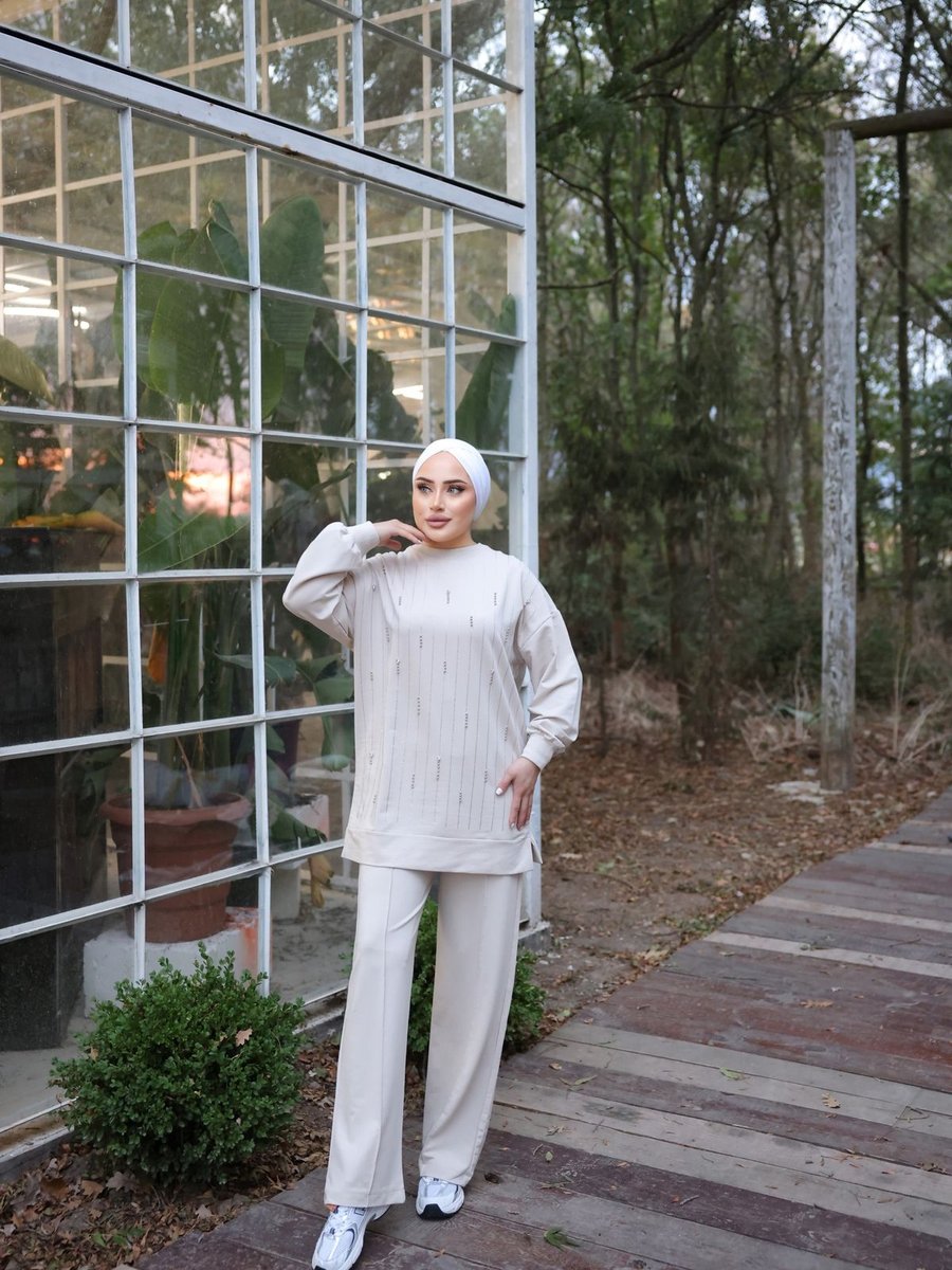 Mimi Luxury Wear Takım Taşlı Detayı