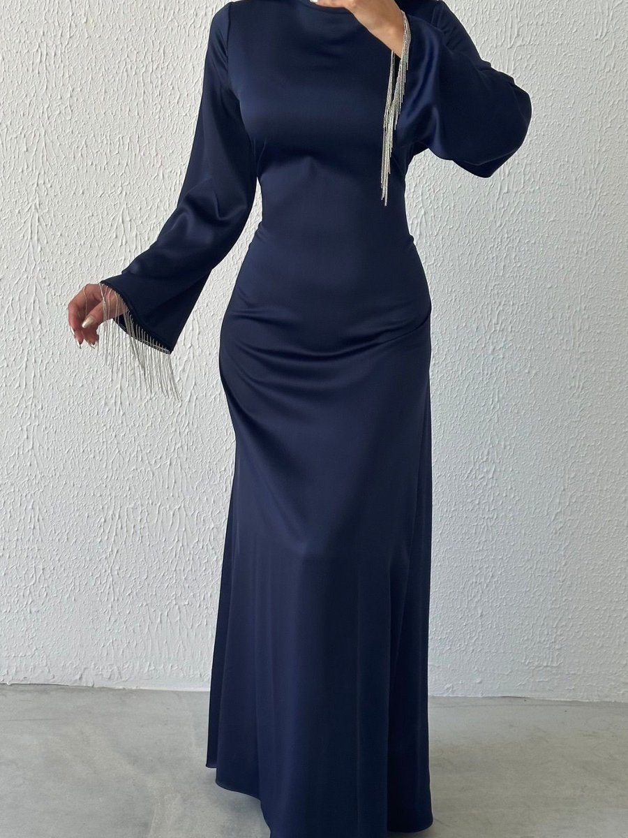 Leyuze Butik Saten İncisi: Volan Kol Zincir Detaylı Abiye Elbise