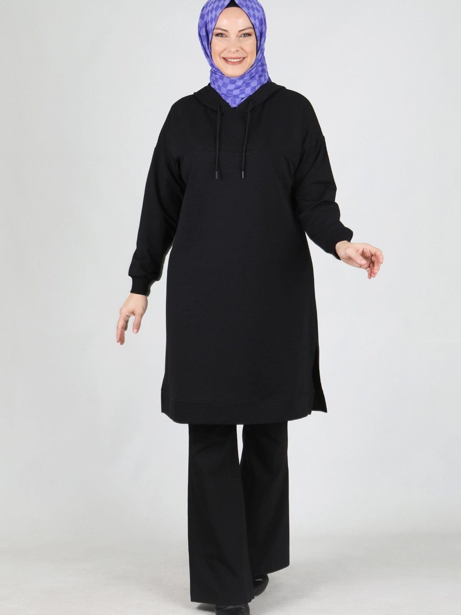 Sehernurmoda Büyük Beden Nakış Detaylı Kapüşonlu Ara Boy Tunik Siyah