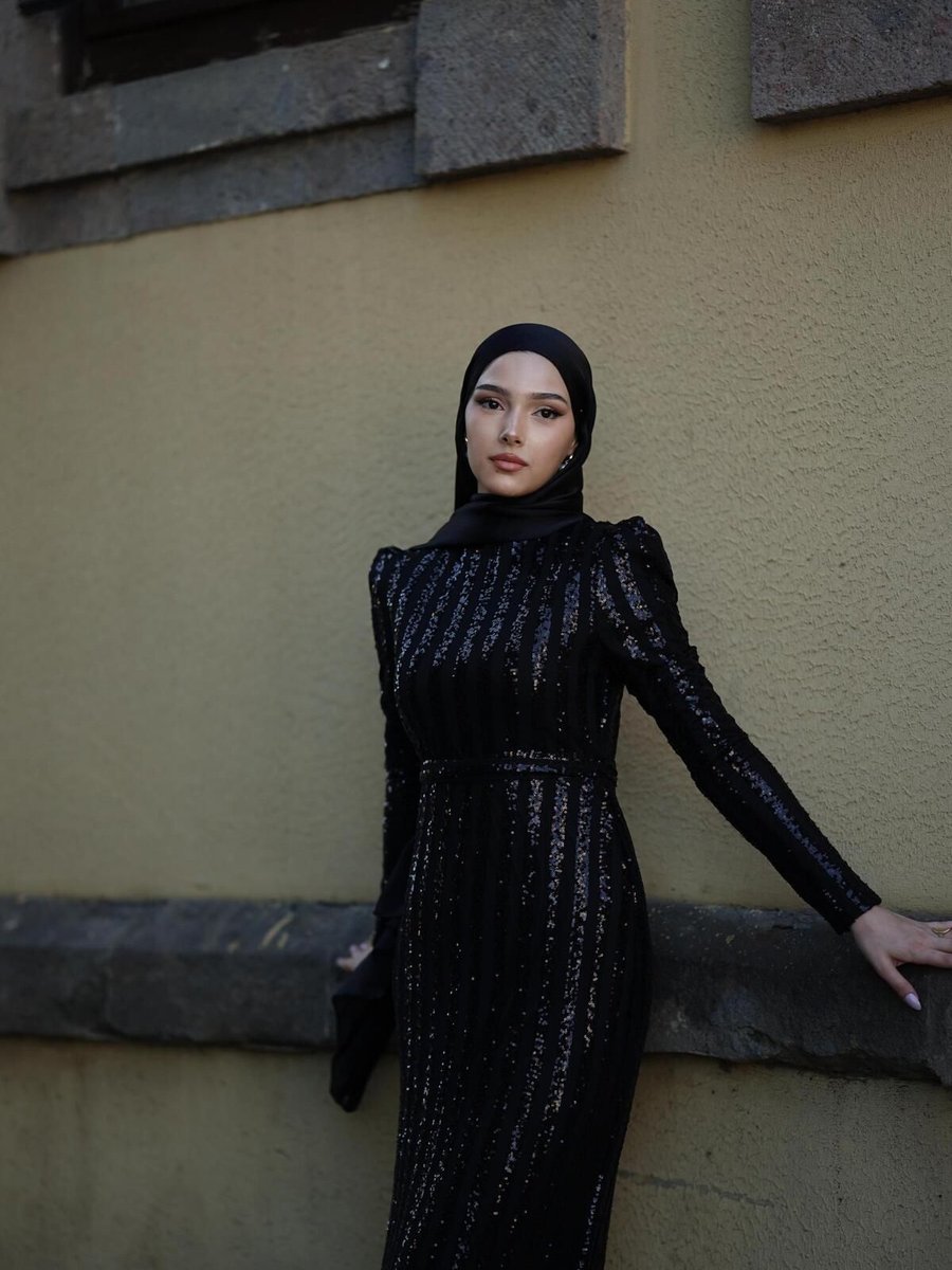 Baharyamaçlı Maren Siyah Kemerli Şerit Pullu Abiye Elbise